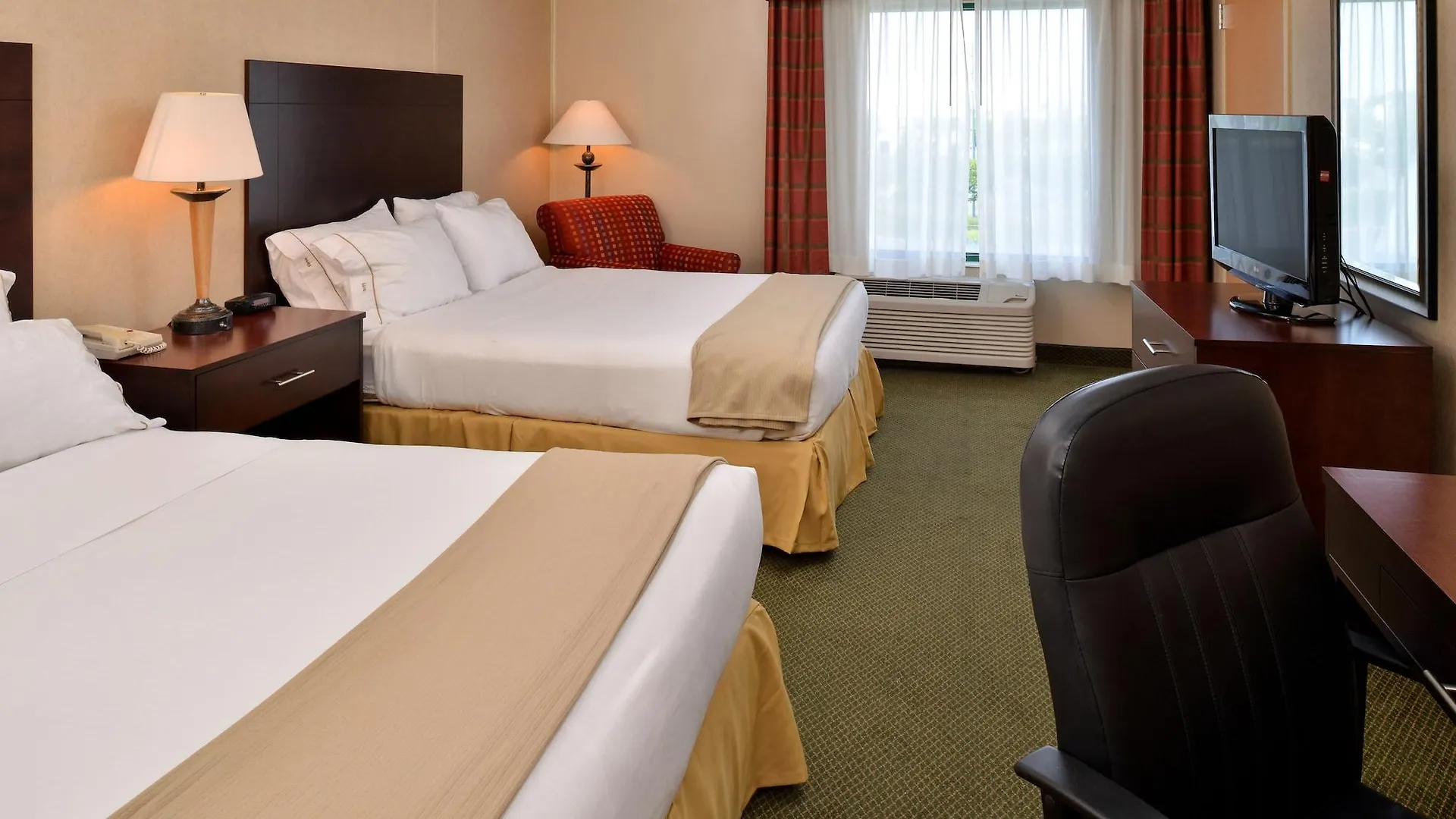 Holiday Inn Express & Suites - Ocean City By Ihg 3*,